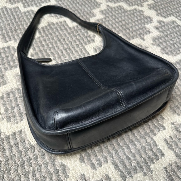 Coach Vintage Pocket Zip Bag 9033 in Black Genuine Leather - Picture 7 of 16